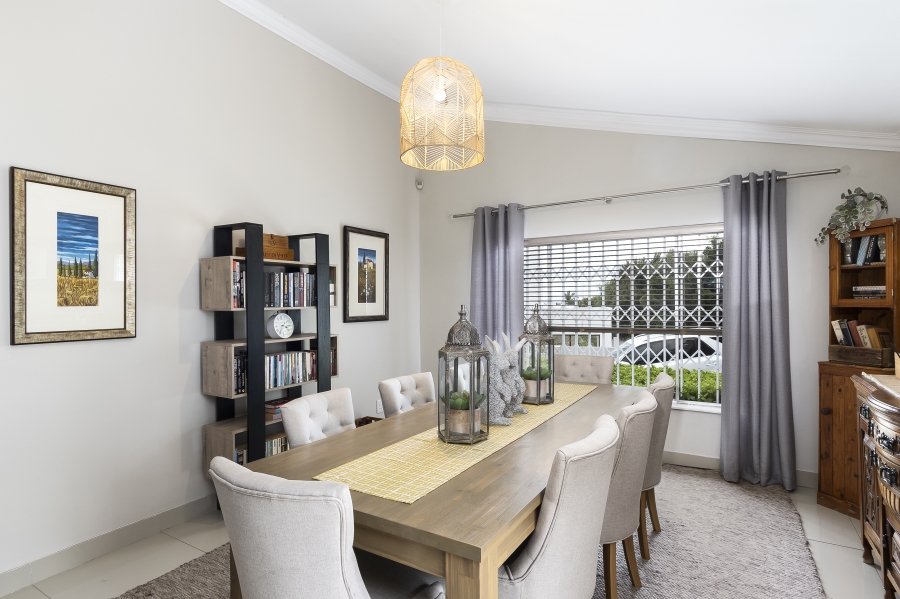 To Let 4 Bedroom Property for Rent in Heldervue Western Cape